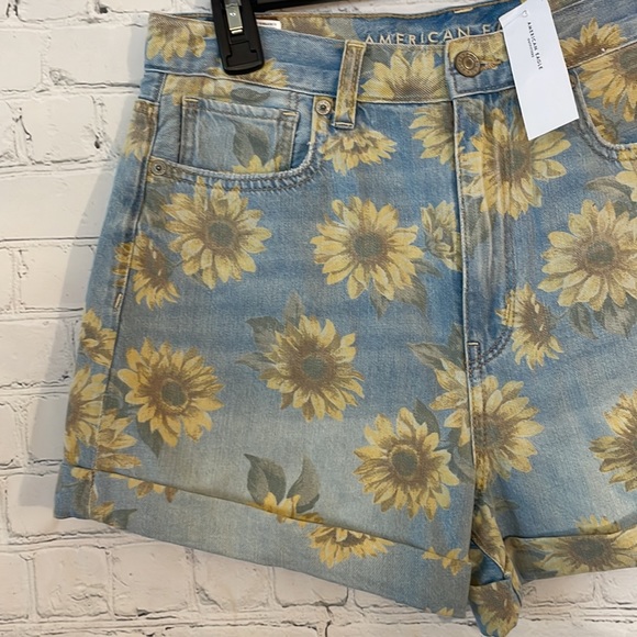 NWT American Eagle Sunflower jean mom short - Picture 2 of 7